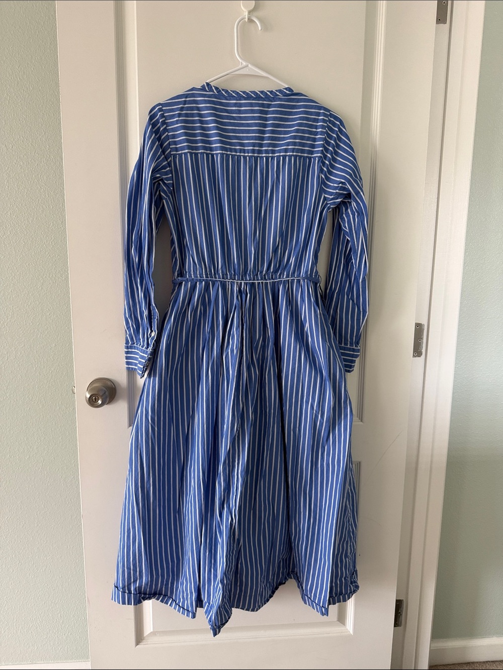 Free Assembly Pleated Belted Midi Shirtdress Long Sleeves Blue White Striped SzM - Picture 3 of 12